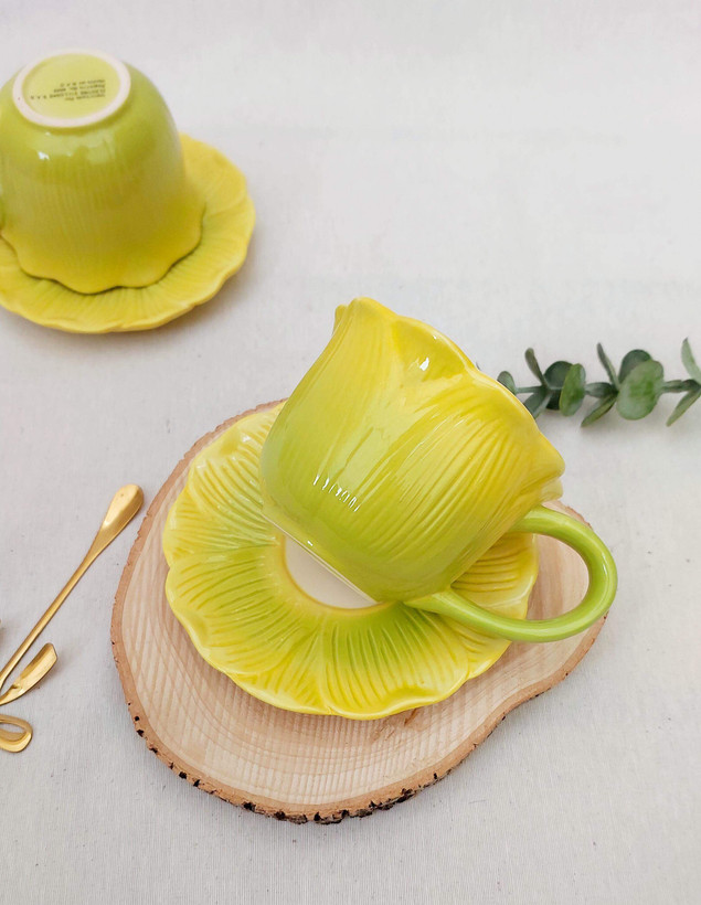 فنجان و نعلبکی تک جعبه طرح گل